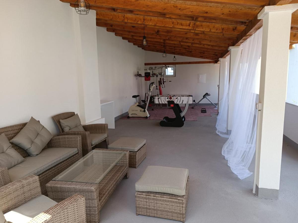 Villa Vlade- From The Heated Pool To The Beach In 1 Minute 耶塞尼采 外观 照片