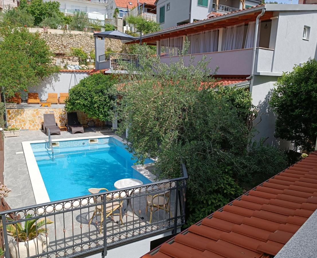 Villa Vlade- From The Heated Pool To The Beach In 1 Minute 耶塞尼采 外观 照片
