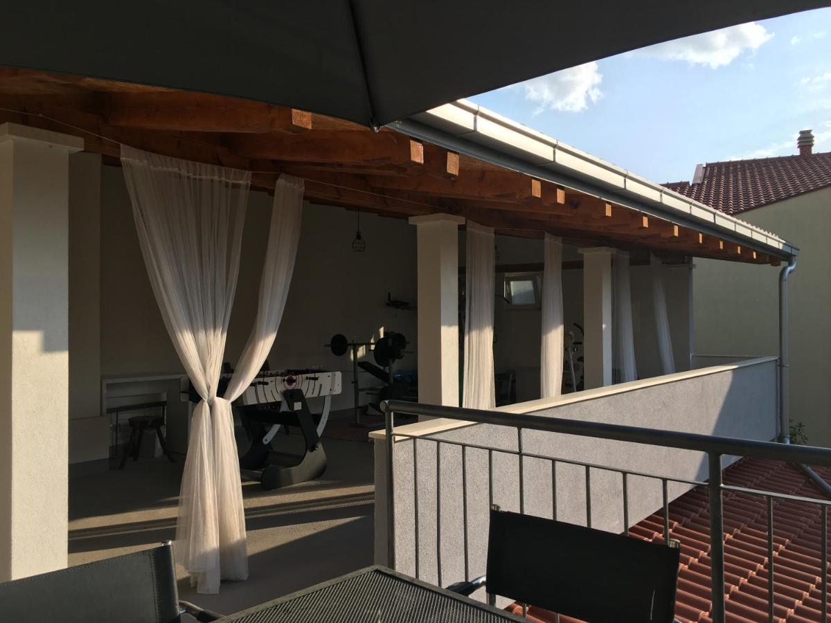 Villa Vlade- From The Heated Pool To The Beach In 1 Minute 耶塞尼采 外观 照片